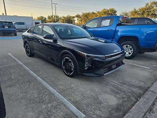 2025 Kia K4 EX