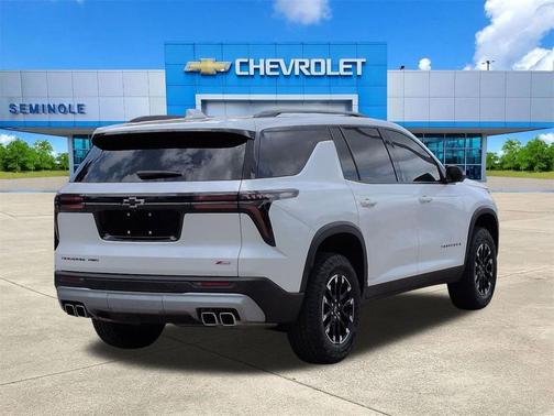 Iridescent Pearl Tricoat 2024 Chevrolet Traverse AWD Z71