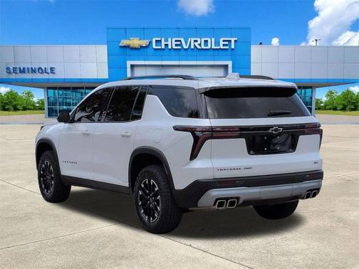 Iridescent Pearl Tricoat 2024 Chevrolet Traverse AWD Z71