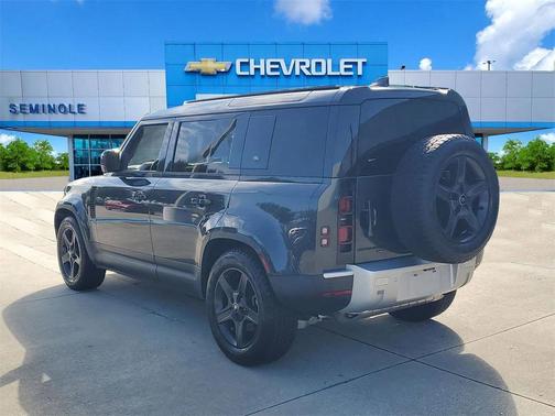 2022 Land Rover Defender 110 SE
