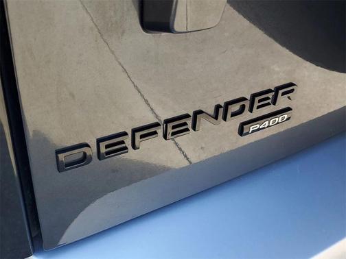 2022 Land Rover Defender 110 SE