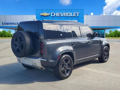 2022 Land Rover Defender 110 SE