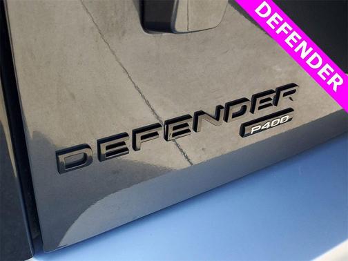 2022 Land Rover Defender 110 SE