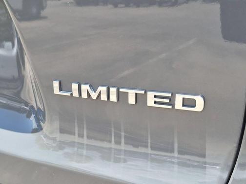 Sting-Gray Clearcoat 2020 Jeep Cherokee Limited