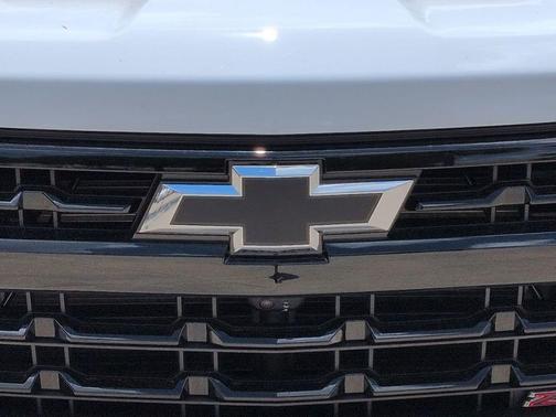 Summit White 2026 Chevrolet Silverado 1500 LT Trail Boss