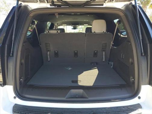 2025 Chevrolet Suburban LS