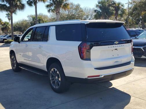 2025 Chevrolet Suburban LS