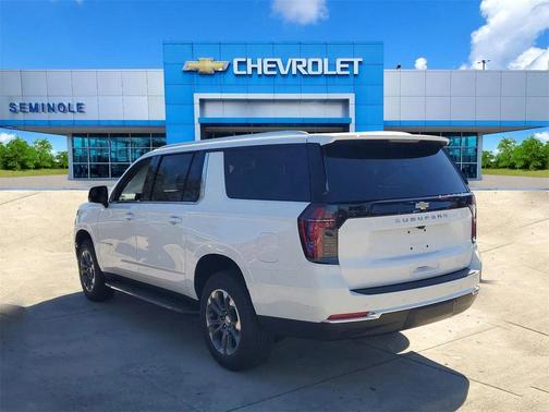 2025 Chevrolet Suburban LS