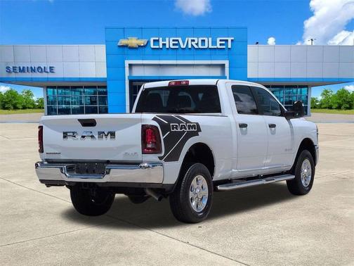 Bright White Clearcoat 2026 RAM 2500 Big Horn Crew Cab 4x4 6'4' Box