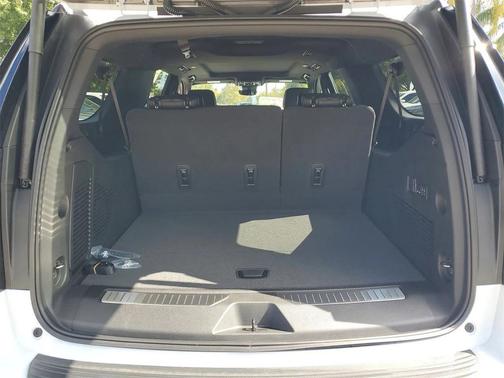 2026 Chevrolet Suburban High Country, RWD