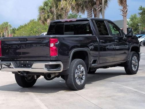 Dark Ash Metallic 2024 Chevrolet Silverado 3500 LT