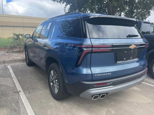 2025 Chevrolet Traverse LT
