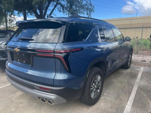 2025 Chevrolet Traverse LT