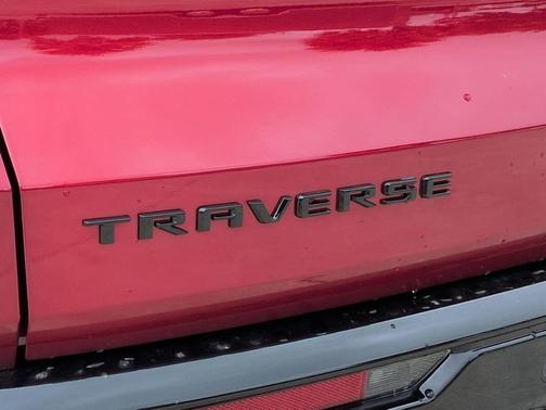 Radiant Red Tintcoat 2026 Chevrolet Traverse RS