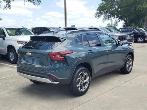 2025 Chevrolet Trax LT