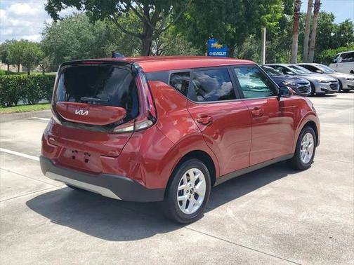 2024 Kia Soul LX