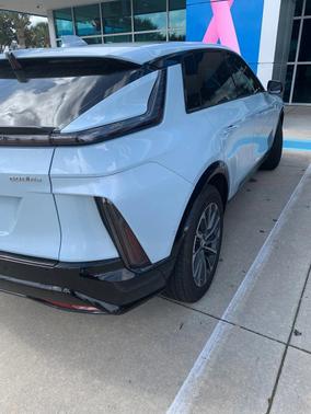 2025 Cadillac LYRIQ Sport