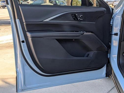 2025 Cadillac LYRIQ Sport