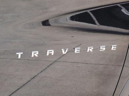 Mosaic Black Metallic 2020 Chevrolet Traverse LS