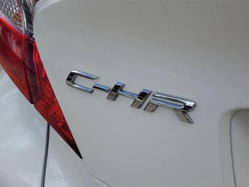2020 Toyota C-HR LE