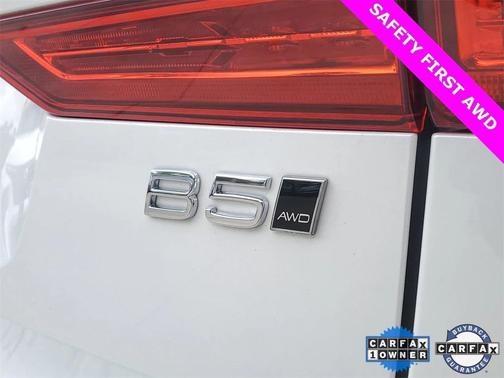 2025 Volvo XC60 Plus
