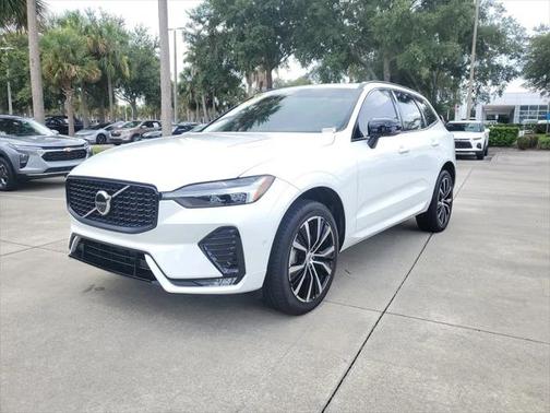 2025 Volvo XC60 Plus