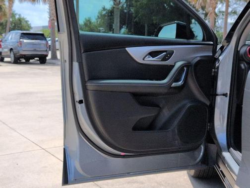 Sterling Gray Metallic 2025 Chevrolet Blazer 2LT