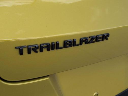 Nitro Yellow Metallic 2023 Chevrolet Trailblazer RS