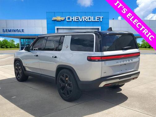 2024 Rivian R1S Adventure