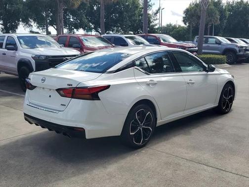 2023 Nissan Altima SR Intelligent AWD