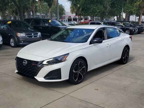 2023 Nissan Altima SR Intelligent AWD