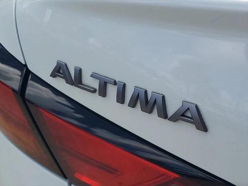 2023 Nissan Altima SR Intelligent AWD