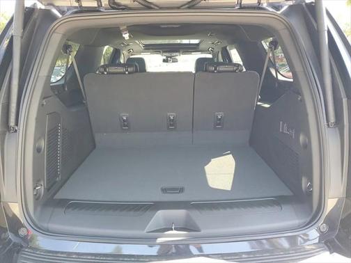 2025 Chevrolet Suburban LT