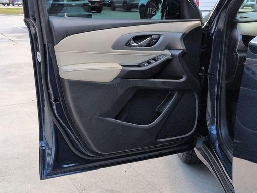 Northsky Blue Metallic 2023 Chevrolet Traverse LS