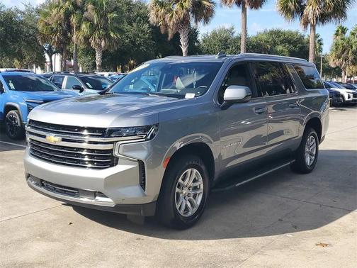2023 Chevrolet Suburban LT