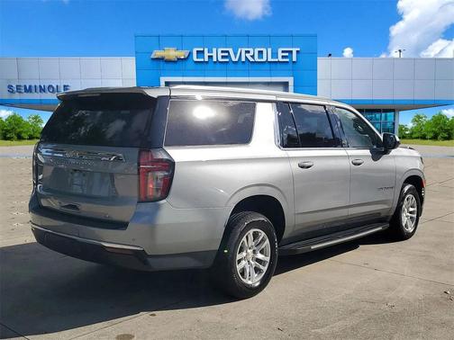 2023 Chevrolet Suburban LT