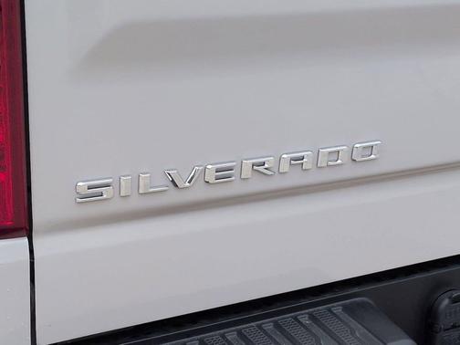 White Sands 2026 Chevrolet Silverado 1500 Custom