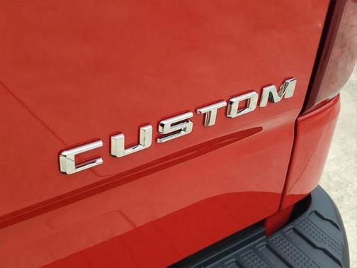 2025 Chevrolet Silverado 1500 Custom