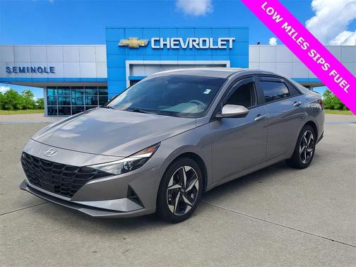 2023 Hyundai ELANTRA SEL