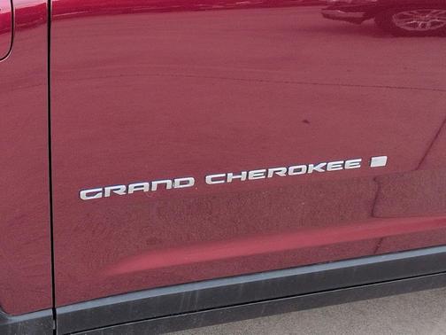 Velvet Red Pearlcoat 2022 Jeep Grand Cherokee 4xe Base
