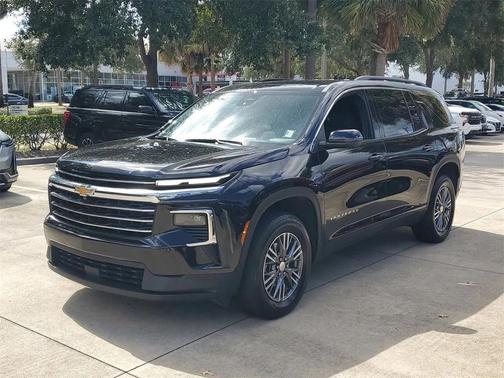 2025 Chevrolet Traverse LT