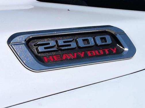 2020 RAM 2500 Big Horn Crew Cab 4x4 8' Box