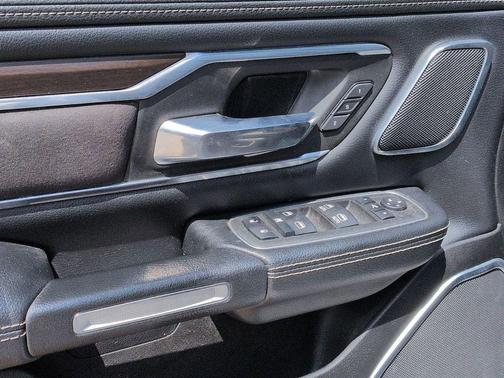 Bright White Clearcoat 2022 RAM 1500 Laramie