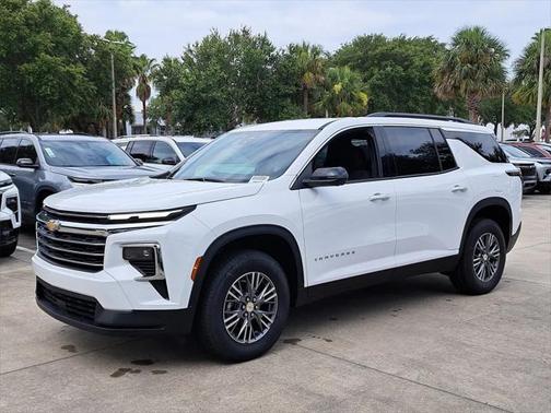 2025 Chevrolet Traverse LT