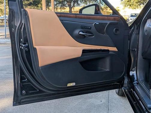 2024 Lexus ES 300h Ultra Luxury