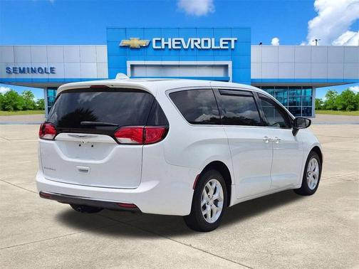 Bright White Clearcoat 2017 Chrysler Pacifica Touring