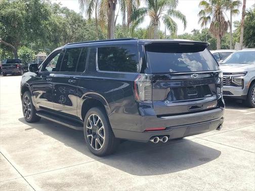 2025 Chevrolet Suburban RST