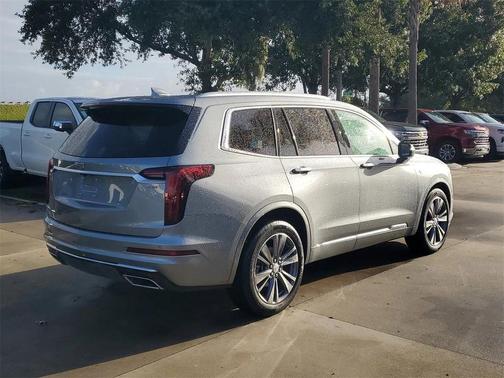 2025 Cadillac XT6 Premium Luxury FWD