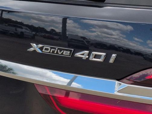 Carbon Black Metallic 2020 BMW X7 xDrive40i