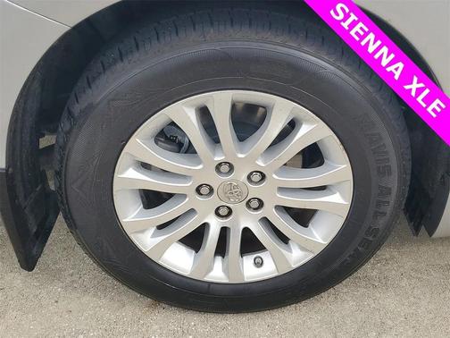 2016 Toyota Sienna XLE